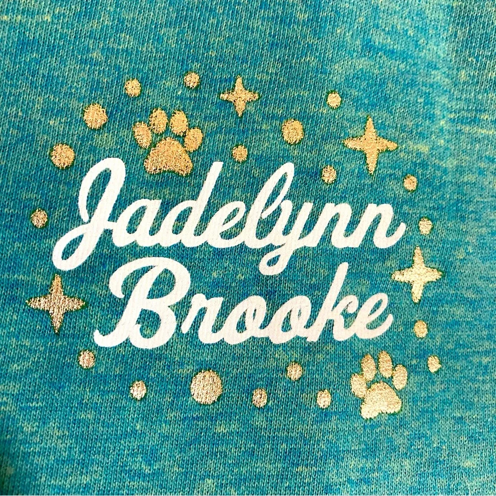 NWT JADELYNN BROOKE Best Friends Don’t Have To Be Human Graphic Tee Shirt Small - Picture 3 of 8